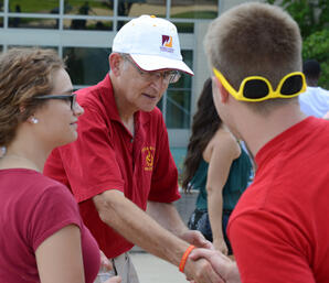 Bulldog Beginnings Events Welcome Students Back to Campus for 2014-15
