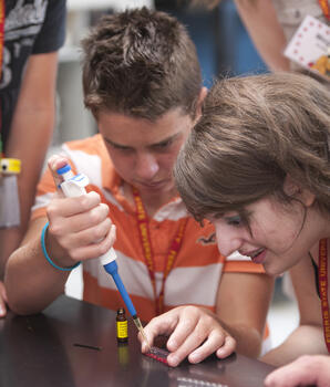 Ferris Biotechnology Camp Brings Murder Mystery to Life