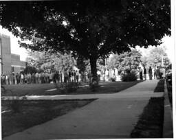 registration outside Alumni Sept 1952