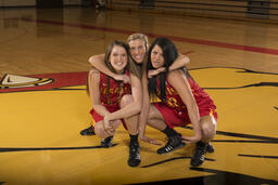 Womens basketball team.