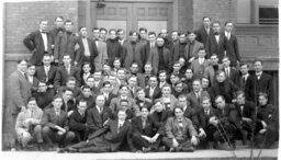 Pharmacy class of 1911.