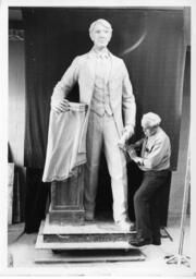 Woodbridge Ferris statue creation.