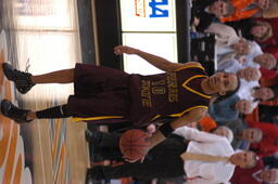 Mens basketball v. USI. NCAA Semifinals.