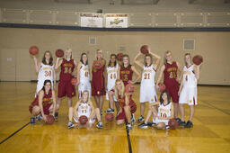Womens basketball team. 2009-2010.